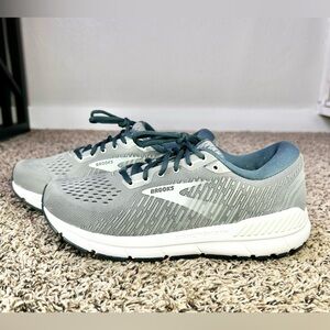 Brooks Addiction GTS 15 Running Shoes Women Size 9.5 (Narrow 2A) Gray White